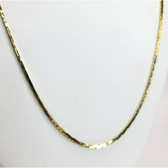 Vintage Gold Tone Necklace + Shape Herringbone Fashion Costume Chain CT9 - Picture 1 of 5